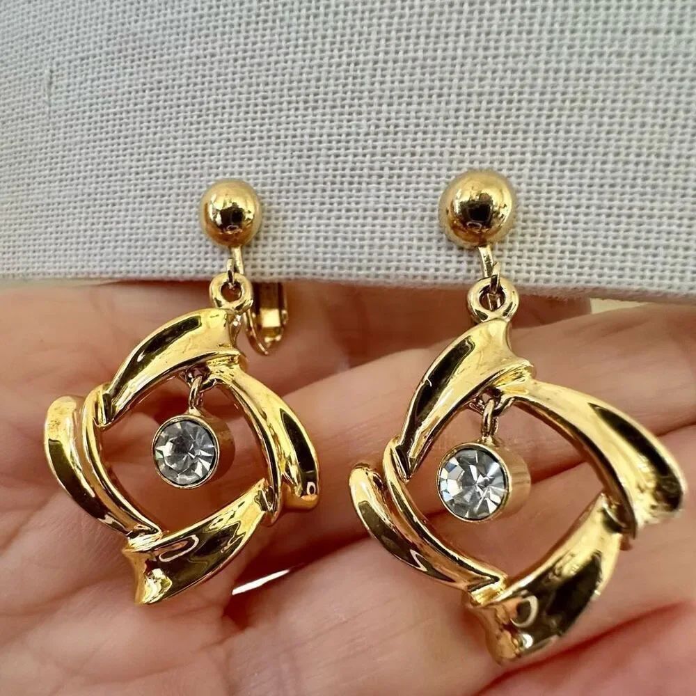 Gold tone rhinestone vintage clip on earrings
